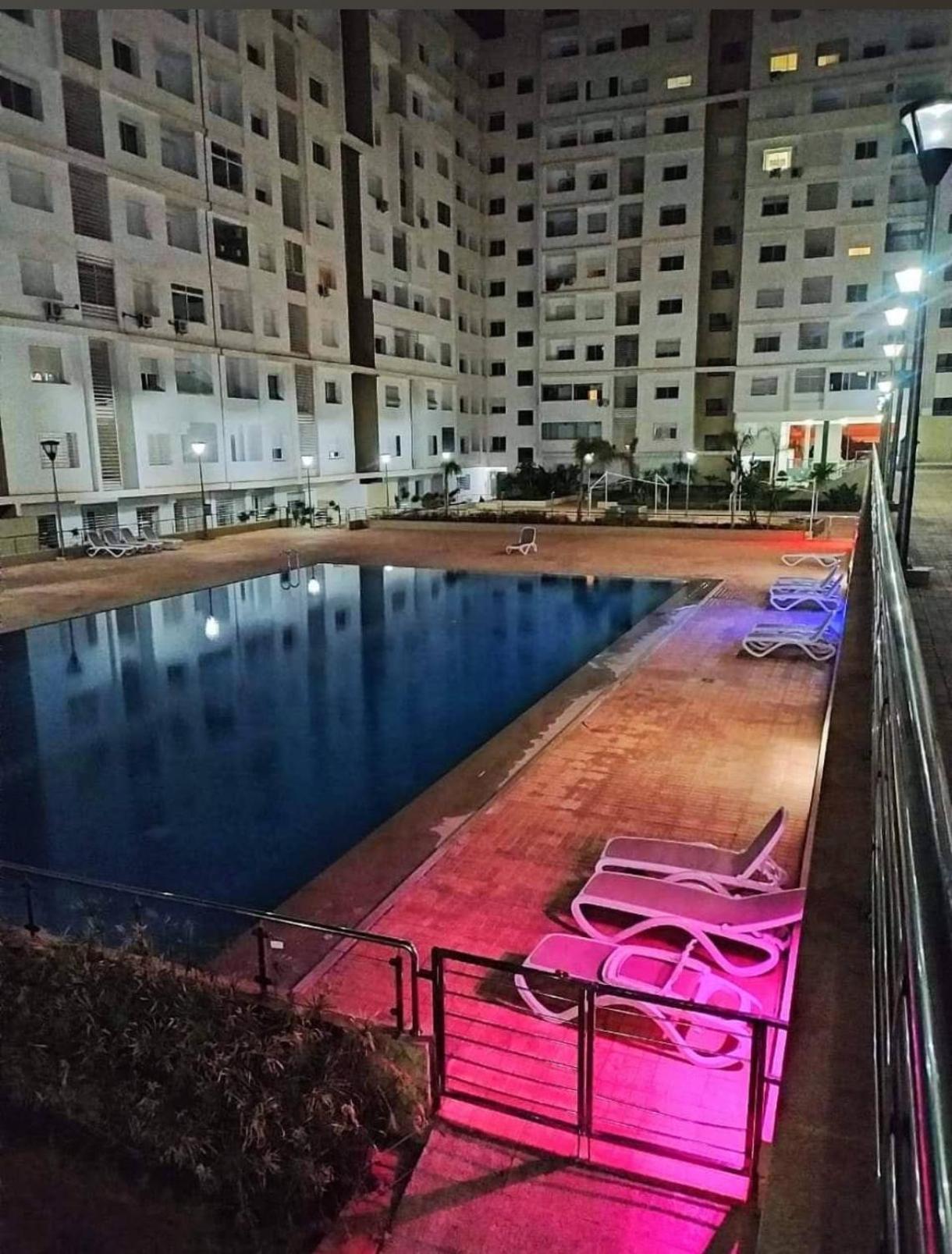 Appartement Sejour Confort Bien Equipe Avec Piscine A *